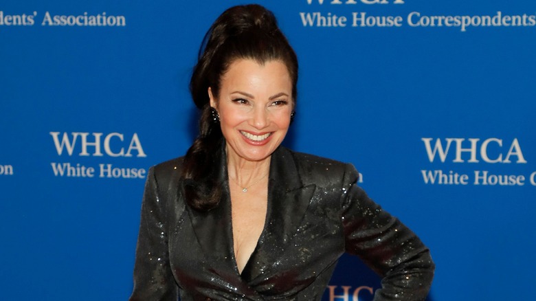 Fran Drescher posing on carpet