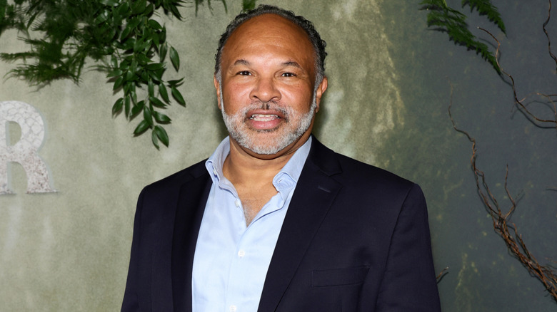 Geoffrey Owens posing for photos