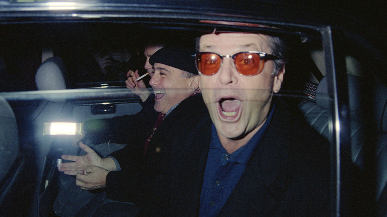 Jack Nicholson in a car with Danny DeVito 