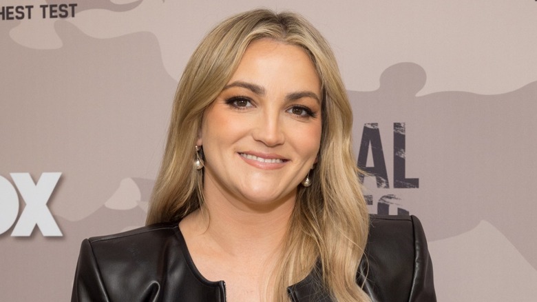 Jamie Lynn Spears posing for Special Forces event