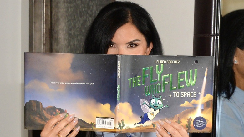 Lauren Sánchez promoting her new book