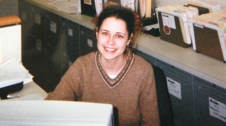 Jenna Fischer as a receptionist