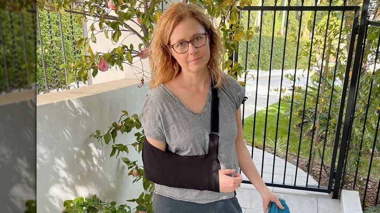 Jenna Fischer with broken shoulder