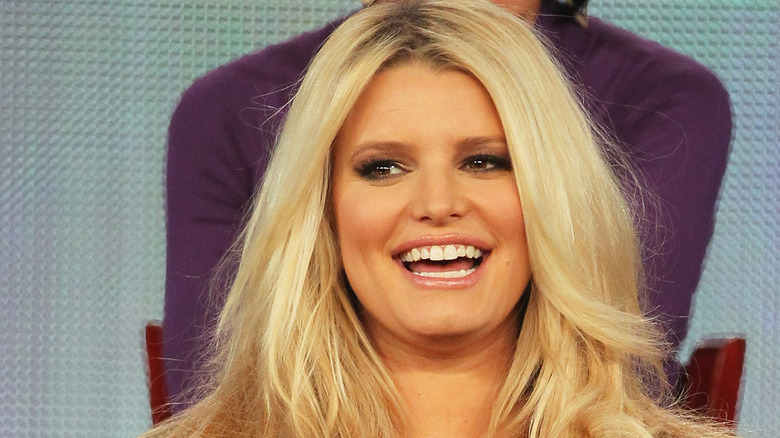 Jessica Simpson pregnant and smiling