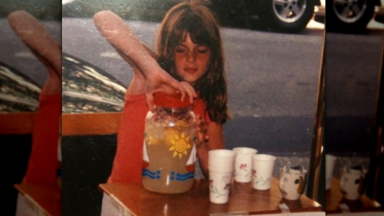 Julia Fox lemonade stand