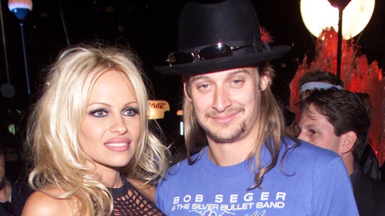 Kid Rock and Pamela Anderson pose for photos at the 2001 MTV Video Music Awards at the Metropolitan Opera House at Lincoln Center in New York City (2001)