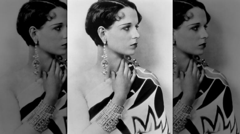 Louise Brooks poses in profile 