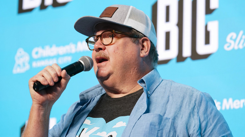 Eric Stonestreet making a speech