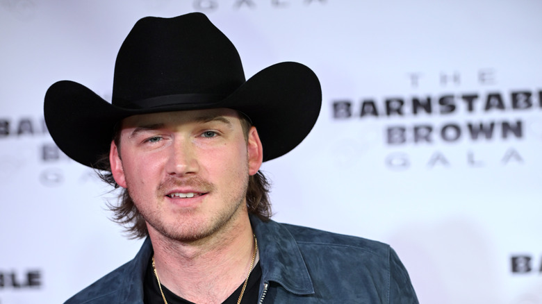 Morgan Wallen wearing cowboy hat