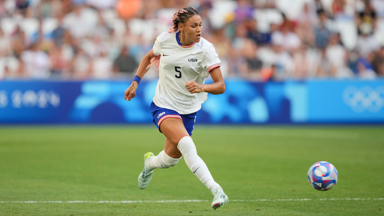 Trinity Rodman playing soccer