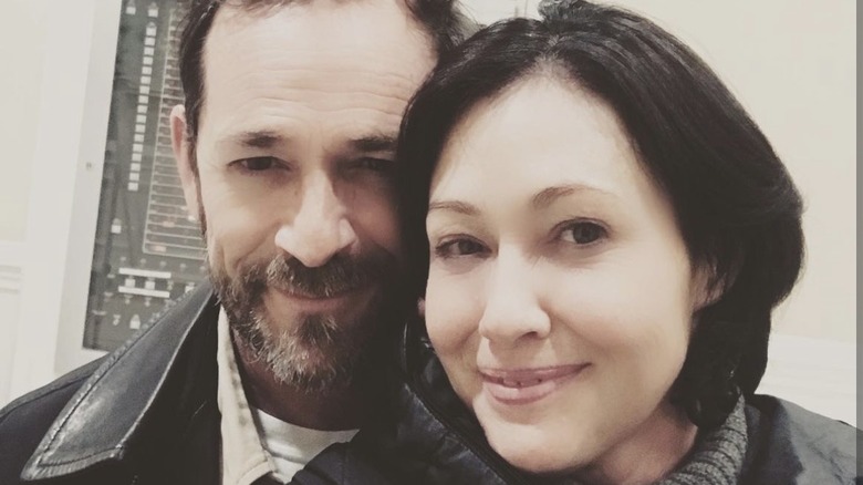 Luke Perry, Shannen Doherty, smiling in selfie 