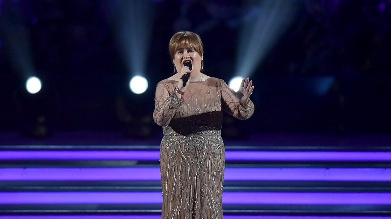 Susan Boyle singing on stage