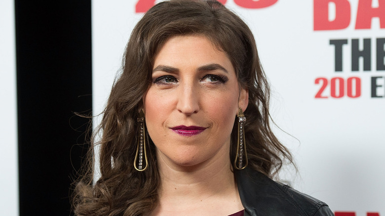 Mayim Bialik posing 