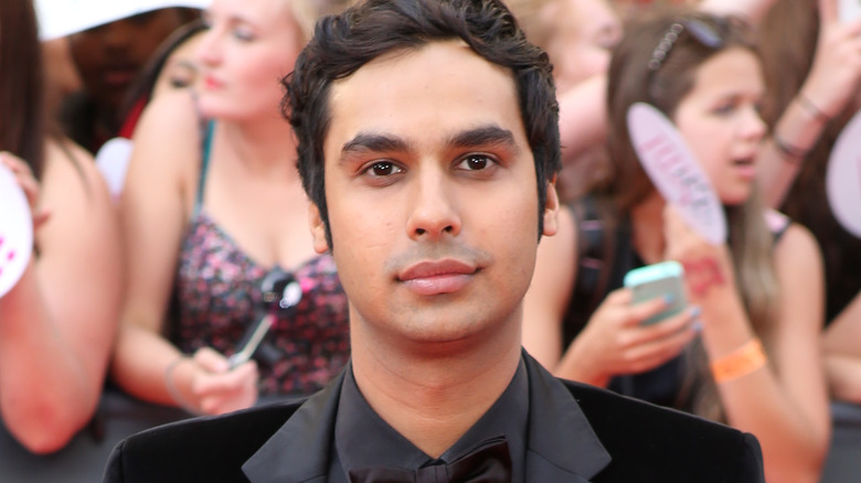 Kunal Nayyar posing 