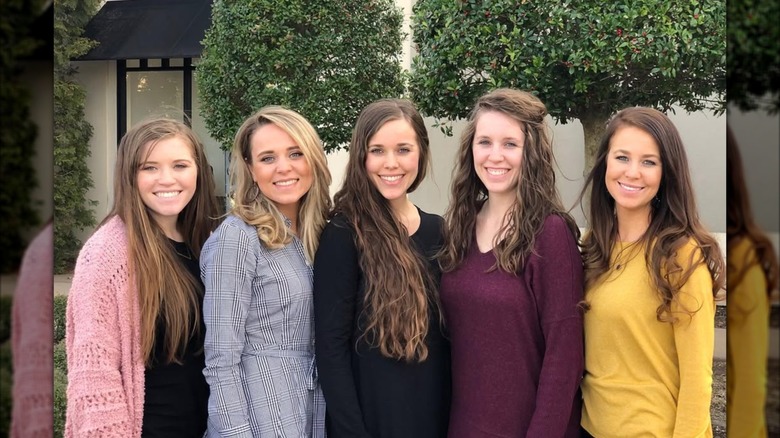 Joy-Anna Forsyth, Jinger Vuolo, Jessa Seewald, Jill Dillard, and Jana Duggar