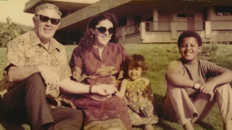 Stanley Dunham, Ann Dunham, Maya Soetoro-Ng, and Barack Obama smiling together