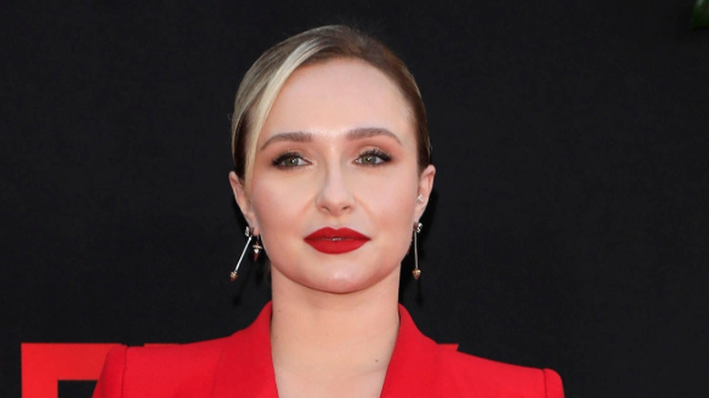 Hayden Panettiere posing at a Netflix event