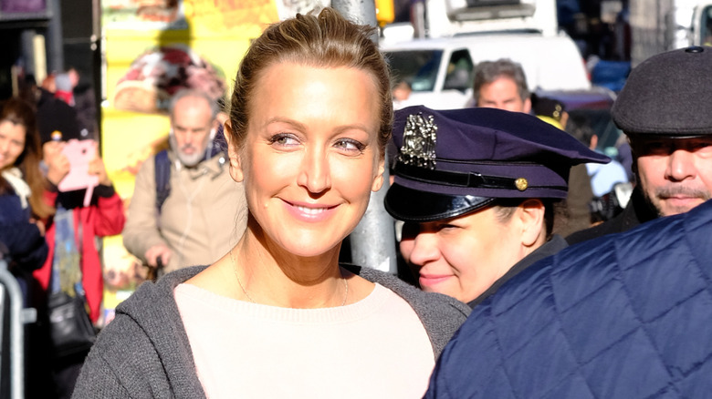 Lara Spencer smiling while leaving the GMA studio