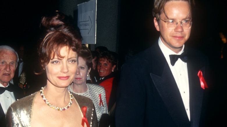 Susan Sarandon and Tim Robbins with AIDS ribbons at the Oscars