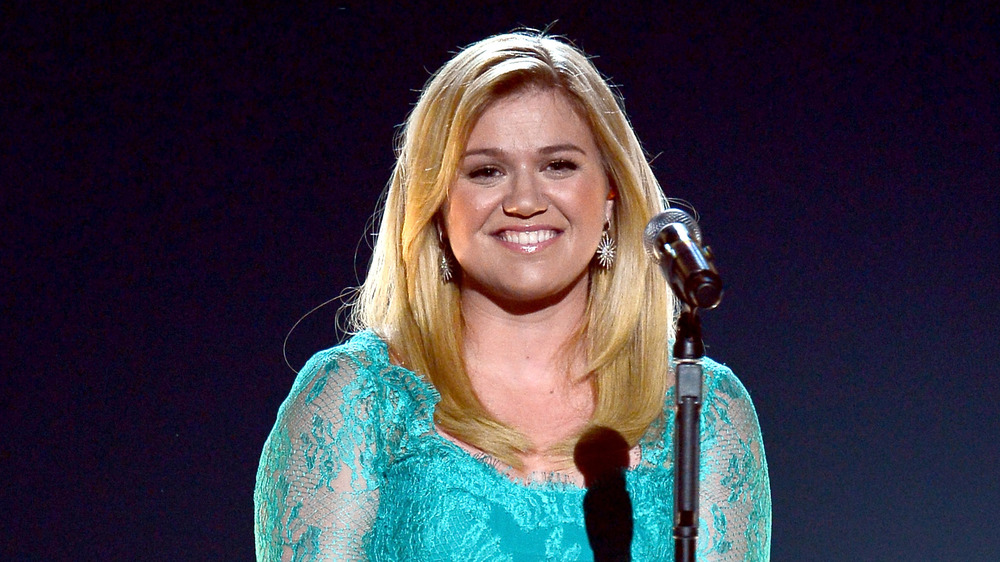 Kelly Clarkson performing in 2013