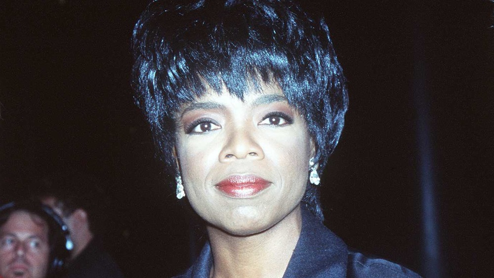 Oprah Winfrey posing