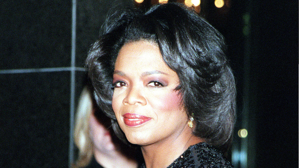 Oprah Winfrey posing