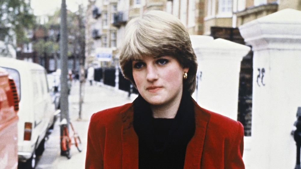 Diana Spencer walking