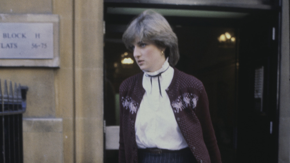 Diana Spencer walking