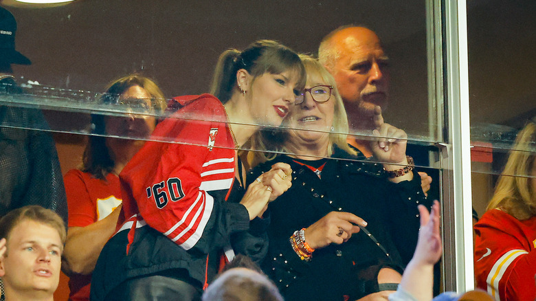 Taylor Swift at a Chiefs game with Donna Kelce