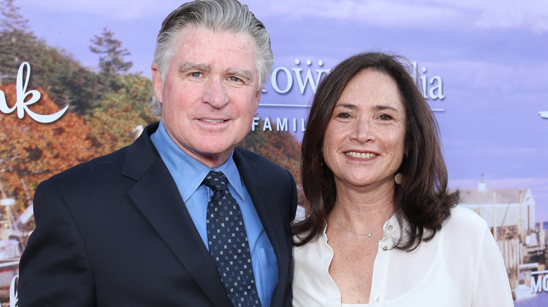 Treat Williams and Pam Van Sant smiling 