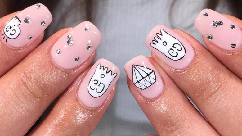 pastel pink ghost nail art for halloween