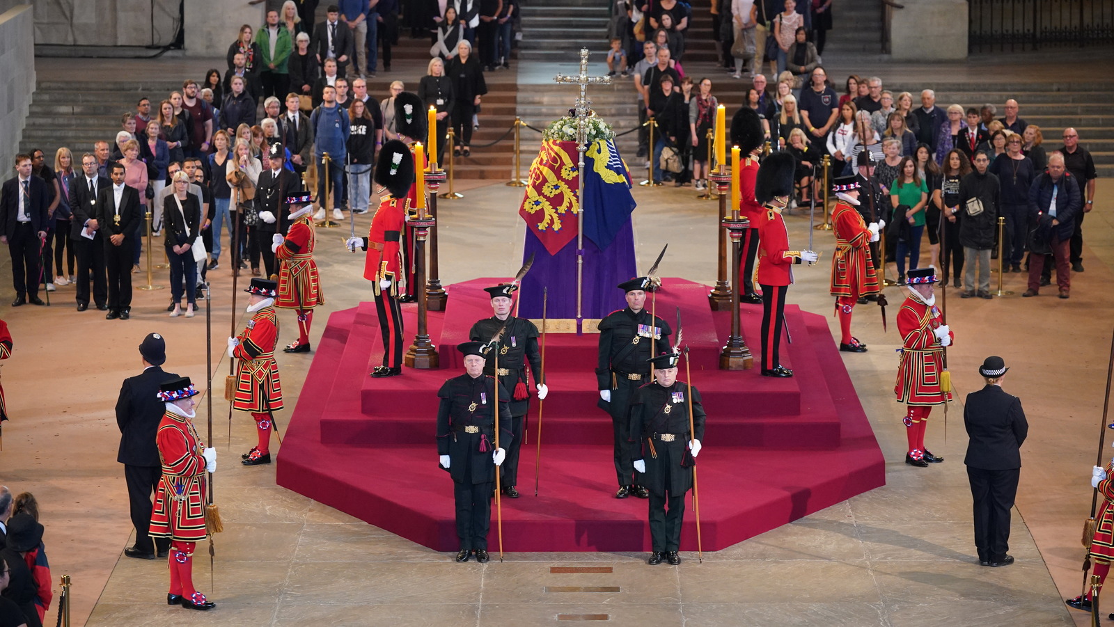 Unknown Guard Causes Chaos At The Queens Coffin After Collapsing 1178