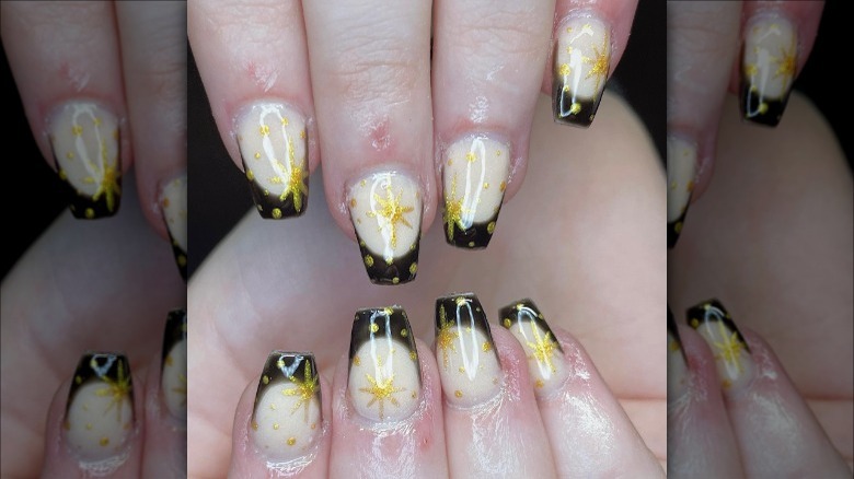 Rounded, square tips with gold stars