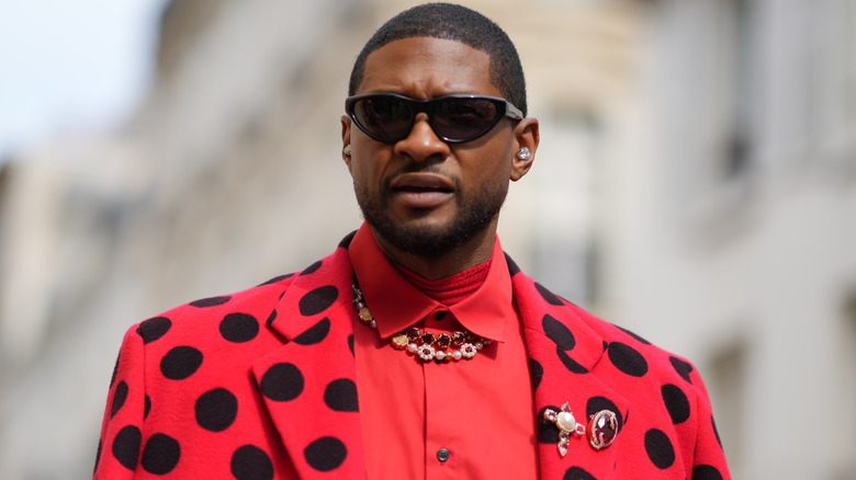 Usher looking fashionable in Paris