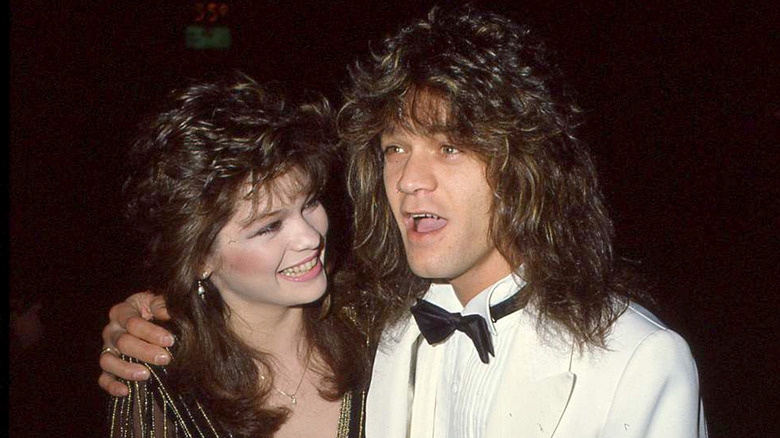 Valerie Bertinelli and Eddie Van Halen smiling at an event in 1985