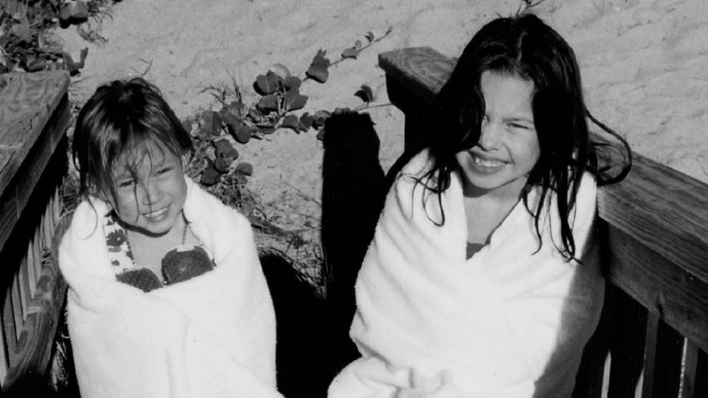 Vera Wang's daughters wrapped in towels as girls