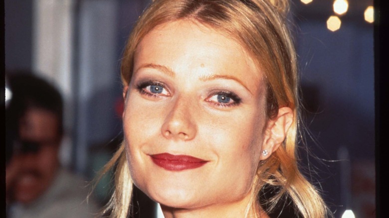 Gwyneth Paltrow with thin eyebrows