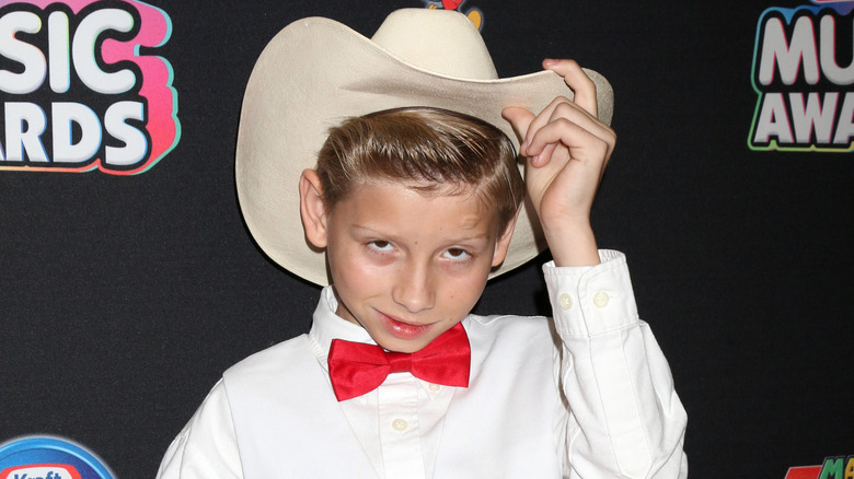 Mason Ramsey at the 2018 Radio Disney Music Awards