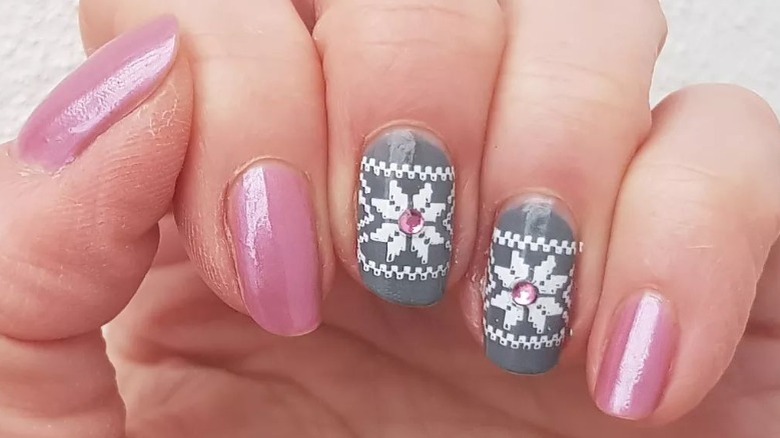 Cross stitch star nails