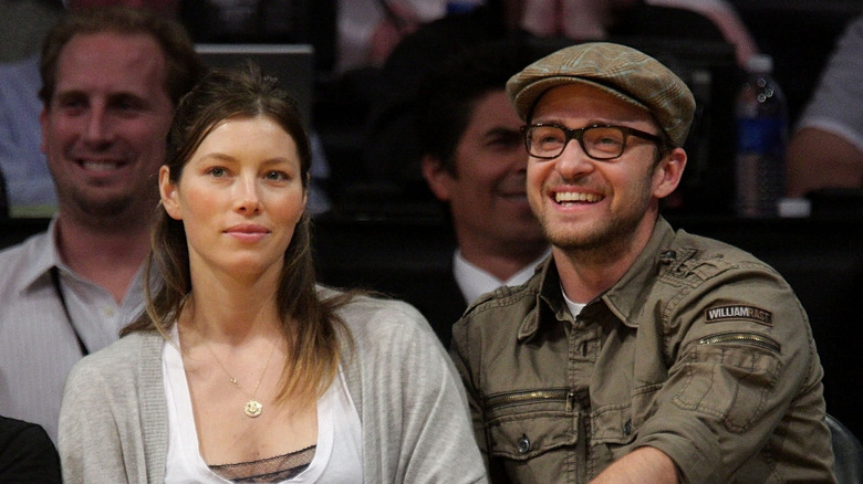 Jessica Biel and Justin Timberlake at basketball game