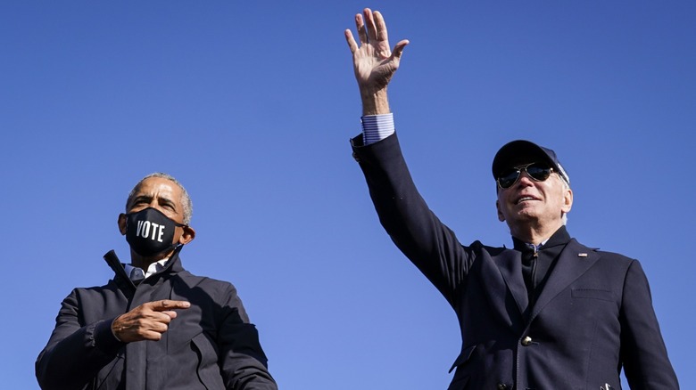 Barack Obama pointing at Joe Biden