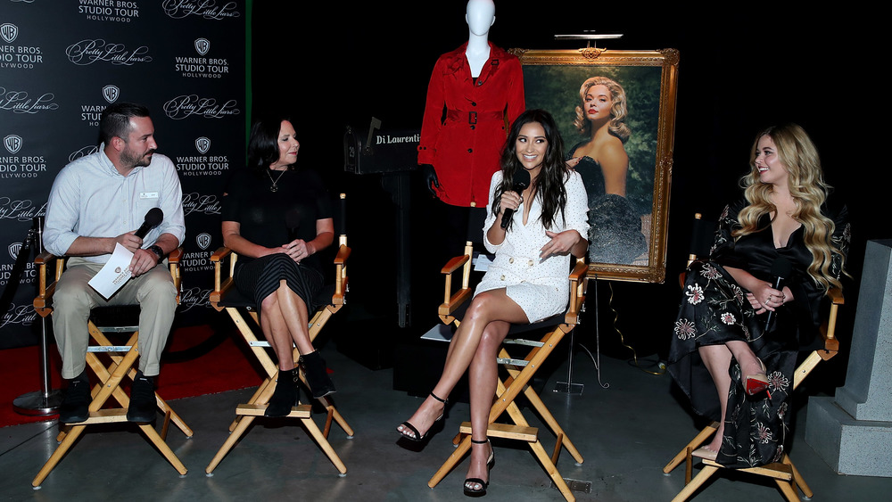 I. Marlene King, Shay Mitchell, Sasha Pieterse