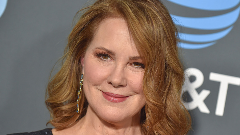 Elizabeth Perkins smiling