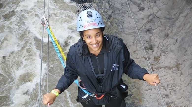 Chantel Everette smiling on rope course 