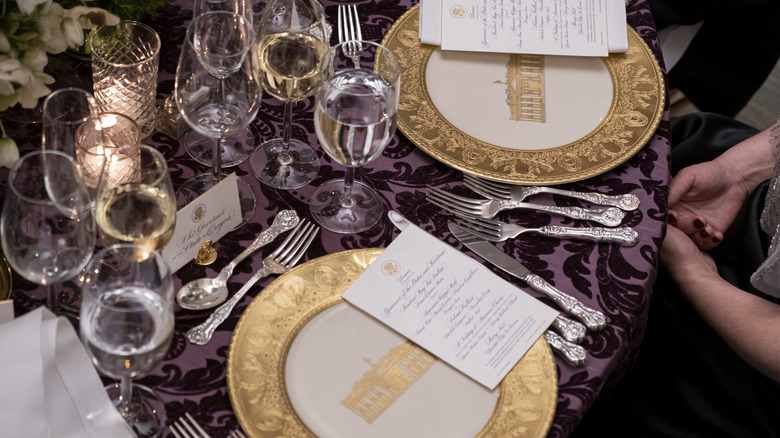 Place settings at White House formal dinner