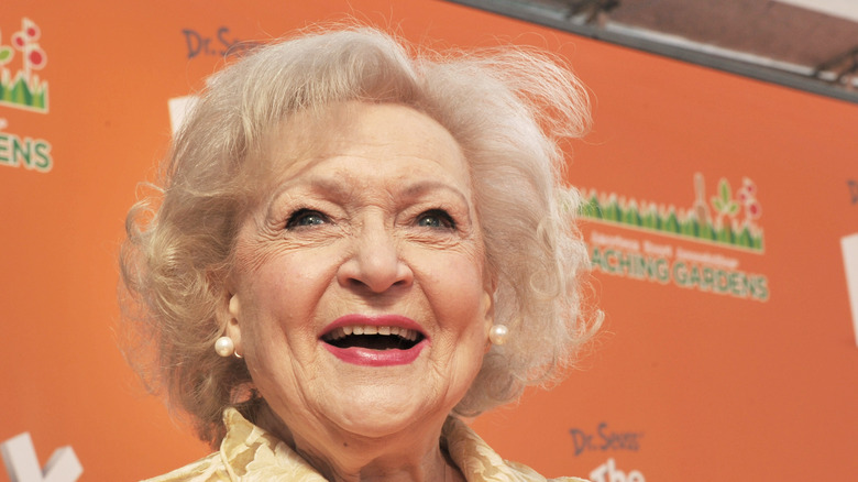 Betty White smiles on the red carpet