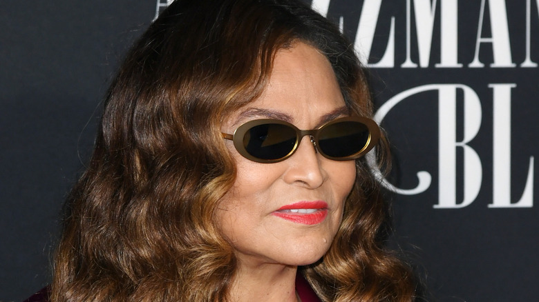 Tina Knowles-Lawson wearing sunglasses