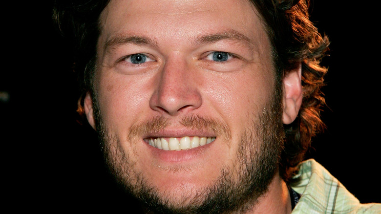 Blake Shelton smiling in 2007