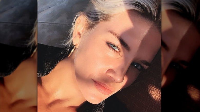 Charissa Thompson takes a close-up selfie