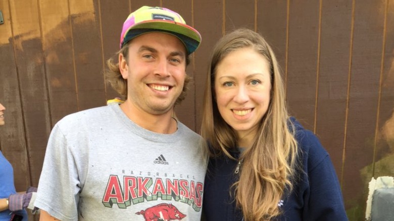 What Chelsea Clinton Looks Like Makeup-Free